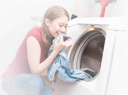 衣服有怪味、油漬，99%這樣洗都錯(cuò)了